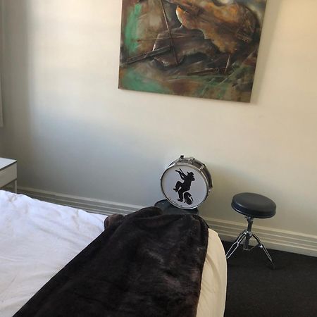 Cat And Fiddle Balmain Hotel Sydney Exterior photo